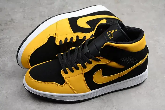 AIR JORDAN 1 MID Cozy 3689 