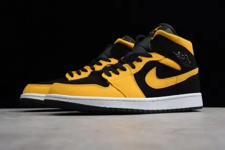 AIR JORDAN 1 MID Cozy 3689 