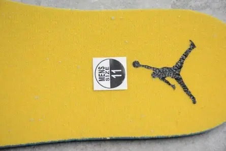 AIR JORDAN 1 MID Cozy 3689 