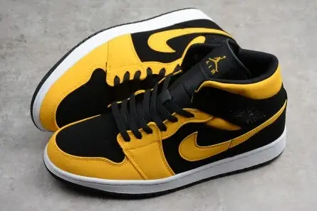 AIR JORDAN 1 MID Cozy 3689 