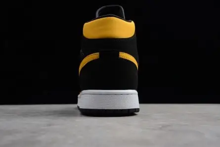 AIR JORDAN 1 MID Cozy 3689 