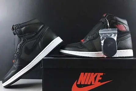 Air Jordan 1 “Black Satin” 555088-060 Practical 110 