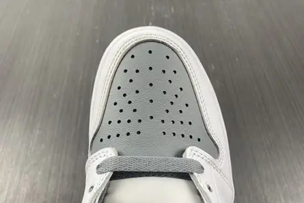 Air Jordan 1 High OG ‘Stealth 555088-037 Cozy 7070 