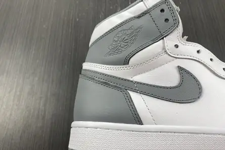 Air Jordan 1 High OG ‘Stealth 555088-037 Cozy 7070 