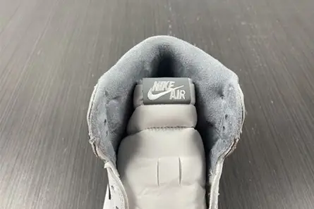 Air Jordan 1 High OG ‘Stealth 555088-037 Cozy 7070 