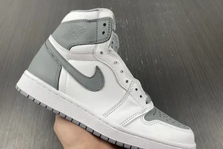 Air Jordan 1 High OG ‘Stealth 555088-037 Cozy 7070 