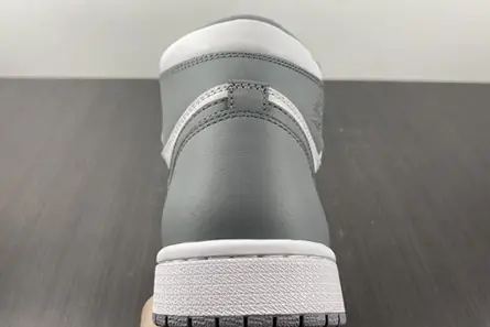 Air Jordan 1 High OG ‘Stealth 555088-037 Cozy 7070 