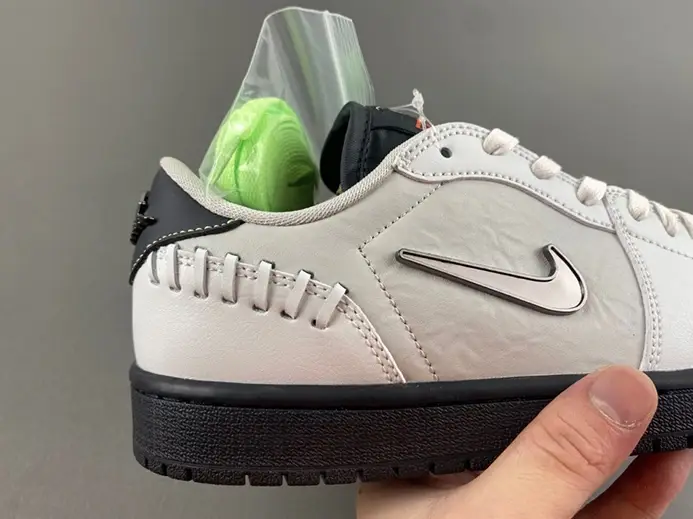 Air Jordan 1 Low HM3689-001 Sophisticated 3050 