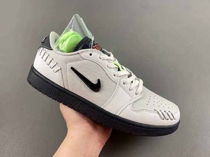 Air Jordan 1 Low HM3689-001 Sophisticated 3050 