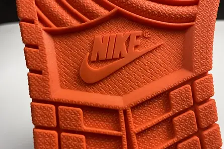 Air Jordan 1 Retro High Electro Orange 555088-180 Soft 2830 