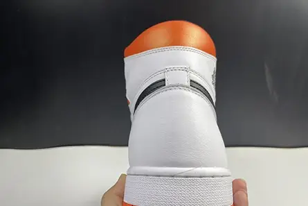 Air Jordan 1 Retro High Electro Orange 555088-180 Soft 2830 