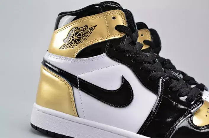 Air Jordan 1 Retro High OG NRG ComplexCon "Top 3 Gold" 861428-001 Bright 7574 