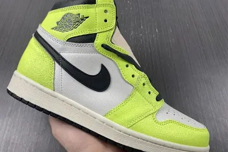Air Jordan 1 Retro High OG Visionaire 555088-702 DailyWear 903 