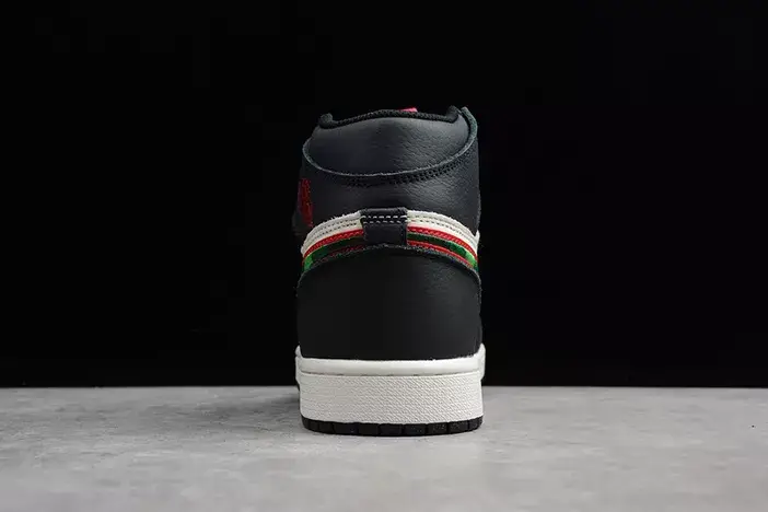 Air Jordan 1 Sports Illustrated A Star Is Born 555088-015 Practical 3874 
