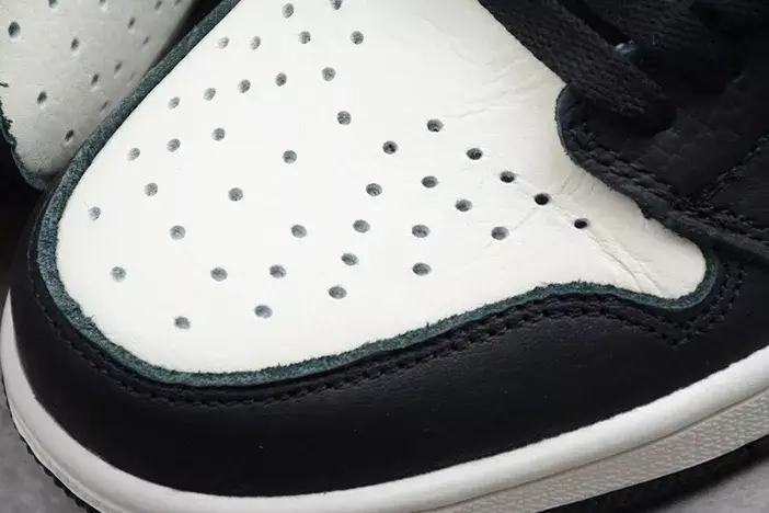 Air Jordan 1 Sports Illustrated A Star Is Born 555088-015 Practical 3874 