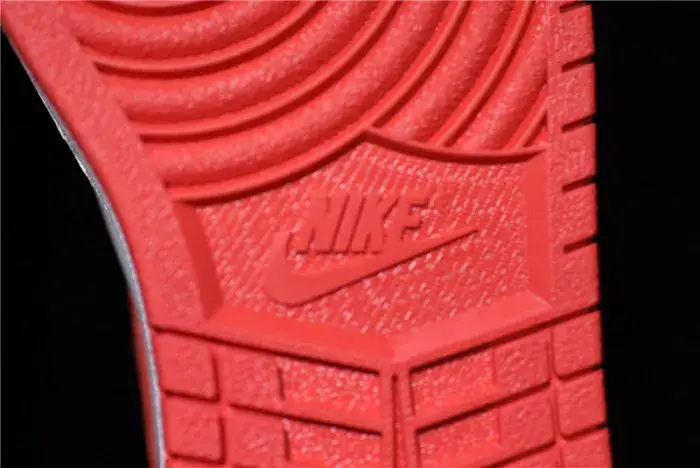 AllSeason 4091 Air Jordan 1 Retro Track Red 555088 -112 