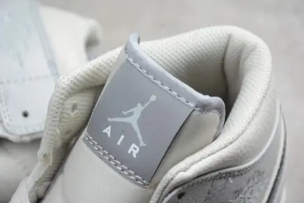 AllSeason 7721 Air Jordan 1 Mid SE 'Grey Fog' - Air Jordan - 852542-003 