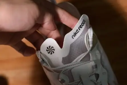 Breathable 1572 Nike React Element 87 AQ1090-100 