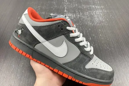 Bright 7492 Nike SB Dunk Low Staple NYC Pigeon  304292-011 