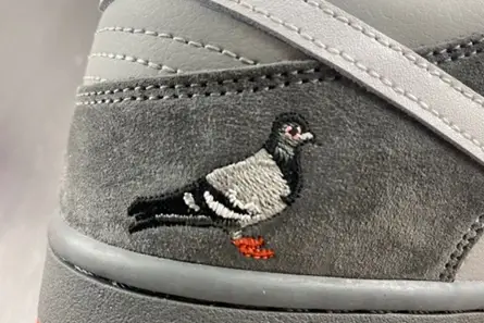 Bright 7492 Nike SB Dunk Low Staple NYC Pigeon  304292-011 