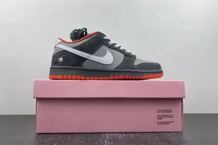 Bright 7492 Nike SB Dunk Low Staple NYC Pigeon  304292-011  DBA352