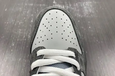 Bright 7492 Nike SB Dunk Low Staple NYC Pigeon  304292-011  DBA352