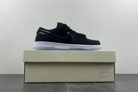 Classic 2030 Nike Dunk Low FN4193-013 