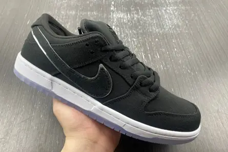 Classic 2030 Nike Dunk Low FN4193-013 