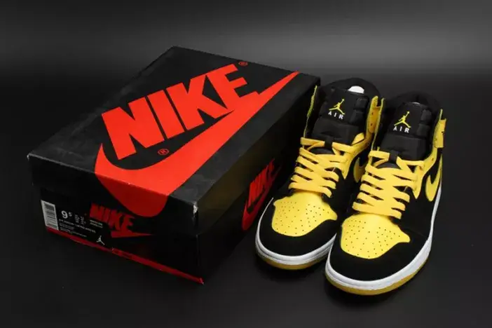 Comfortable 9813 Air Jordan 1 Retro Mid 'New Love 554724-035 