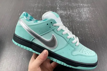 Compact 3612 Concepts x TIFFANY CO. x Nike SB Dunk Low BV1310-402 