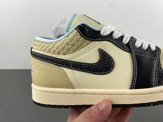 Compact 8506 Jordan 1 Low SE Coconut Milk Black Muslin HQ3437-101 