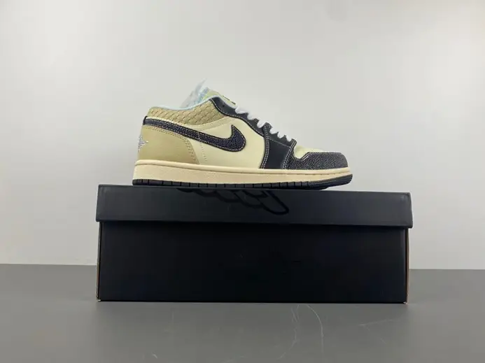 Compact 8506 Jordan 1 Low SE Coconut Milk Black Muslin HQ3437-101 