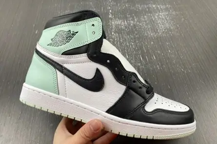 Compact 8759 Air Jordan 1 Retro High OG NRG 