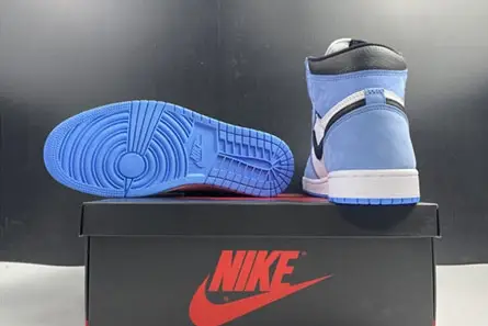 Cozy 3655 Air Jordan 1 High OG University Blue 555088-134 