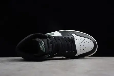 Cozy 7967 Air Jordan 1 Retro "Clay Green" 555088-135 