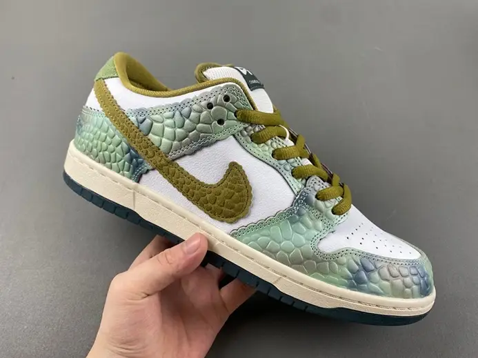 DailyWear 5040 Nike SB Dunk Low Alexis Sablone Chameleon  HJ3386-300 