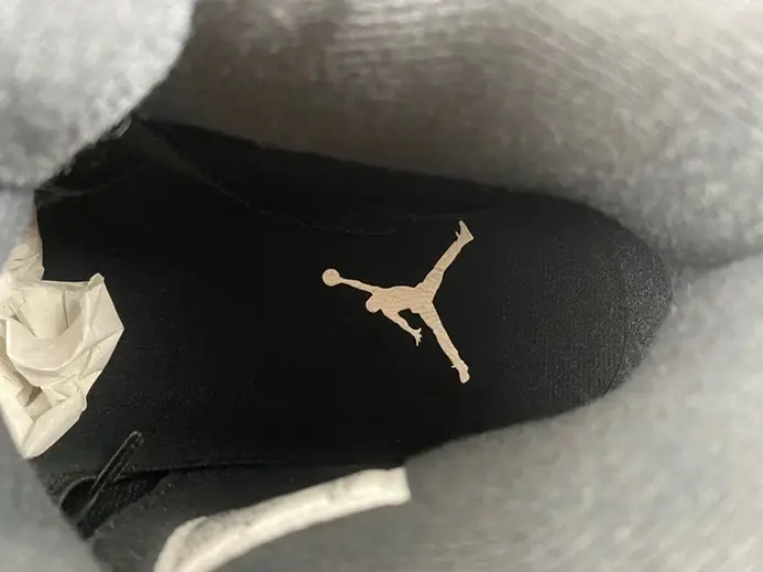 DailyWear 5800 AIR JORDAN 4 RETRO 'WHITE THUNDER' FQ8138-001 