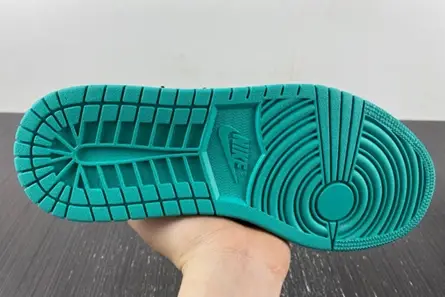 Efficient 7049 Jordan 1 Low DC0774-132 