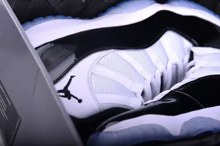 EyeCatching 6183 Air Jordan 11 "Concord" 2018 378037-100 