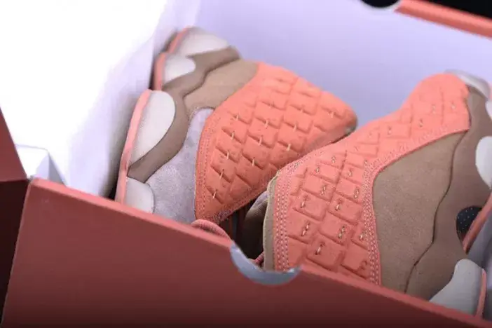 Flexible 1104 CLOT Air Jordan 13 Low AT3102-200 