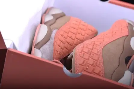 Flexible 1104 CLOT Air Jordan 13 Low AT3102-200 