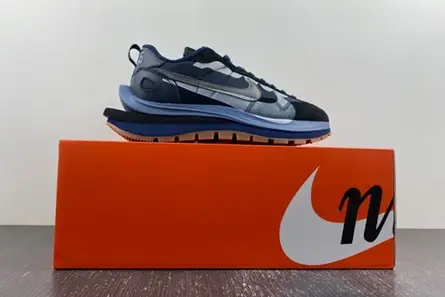 Flexible 3043 Sacai x VaporWaffle DD1875-700  DBDB218