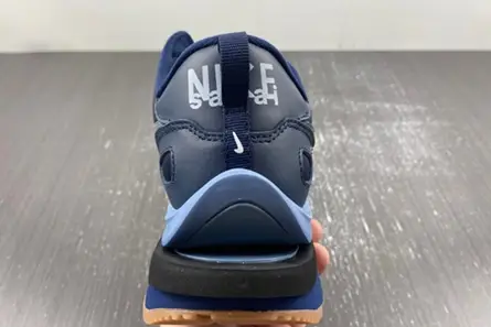 Flexible 3043 Sacai x VaporWaffle DD1875-700 