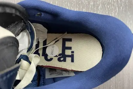 Flexible 3043 Sacai x VaporWaffle DD1875-700 