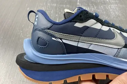Flexible 3043 Sacai x VaporWaffle DD1875-700 