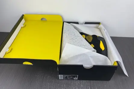 GoAnywhere 3575 Jordan 4 Retro Thunder (2023)  DH6927-017 