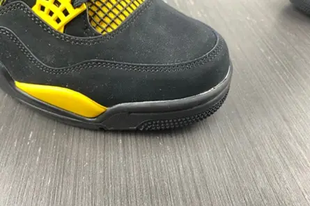 GoAnywhere 3575 Jordan 4 Retro Thunder (2023)  DH6927-017 