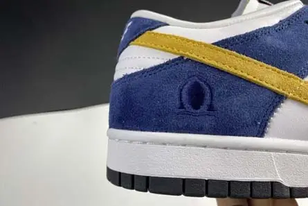 GoAnywhere 7861 Kasina x Nike Dunk Low CZ6501-100 