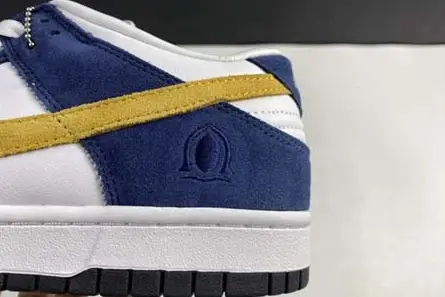 GoAnywhere 7861 Kasina x Nike Dunk Low CZ6501-100 