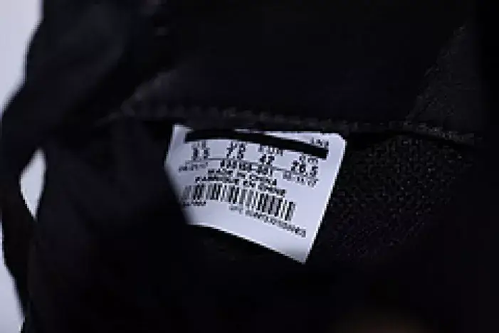 GoodFit 2906 Nike Air Jordan 4 retro kaws black 930155-001 